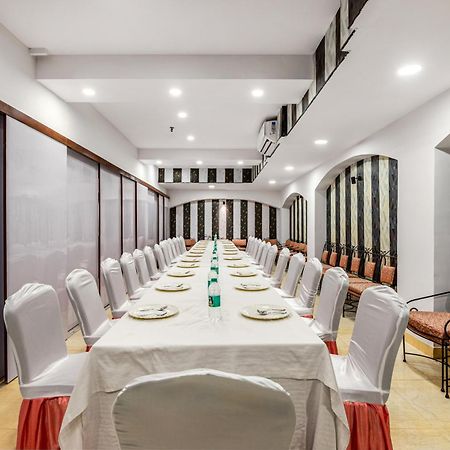 Hotel Nice Palace Дели Экстерьер фото